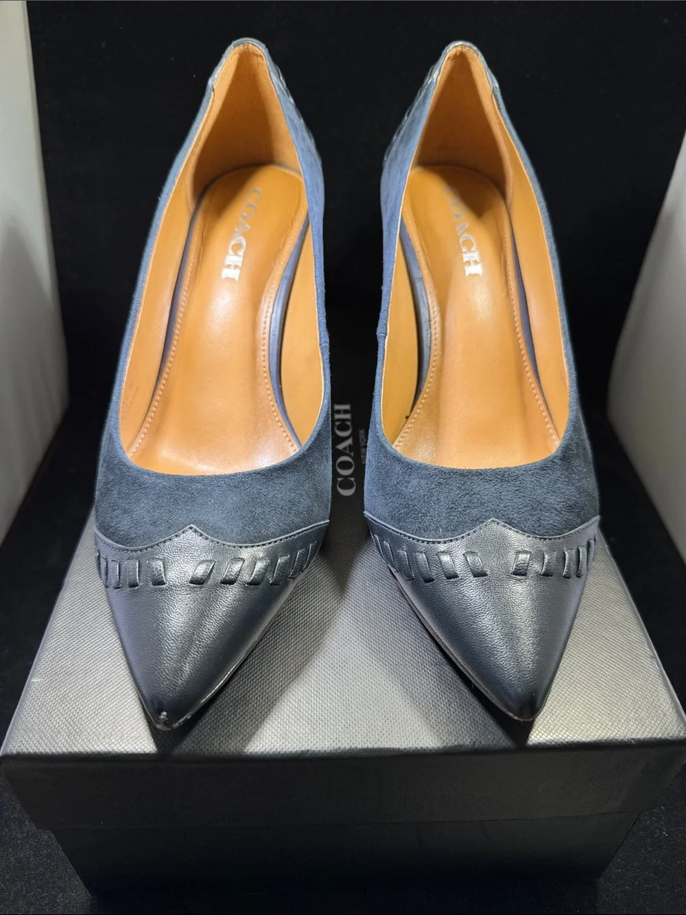 COACH Like NEW “Sophie” Suede & Leather Pointed Toe Pumps in Midnight Navy Sz 9M - Picture 6 of 10